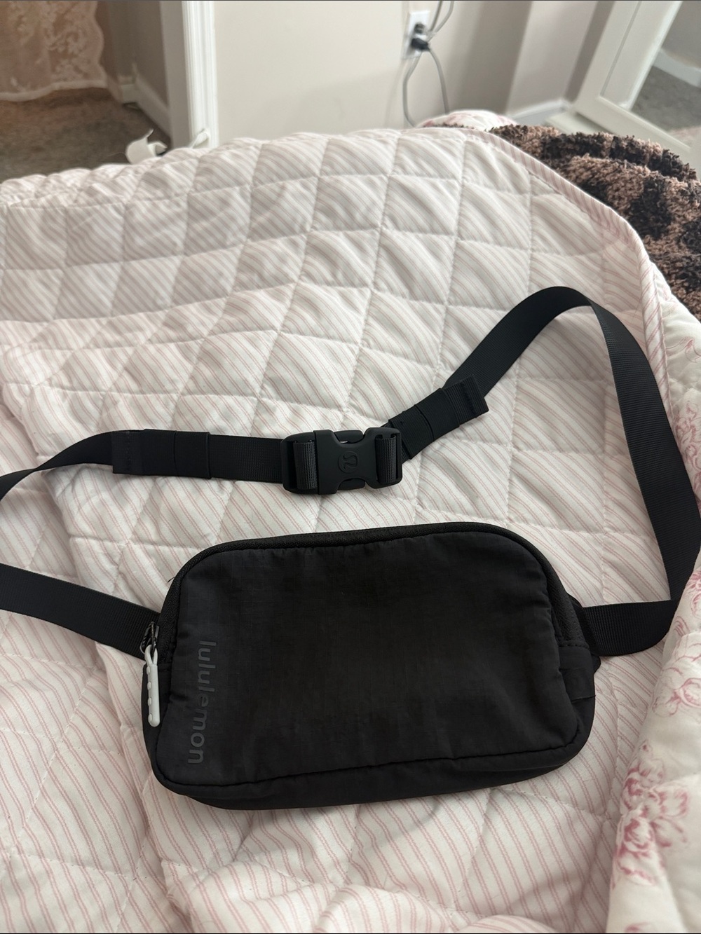lululemon belt bag